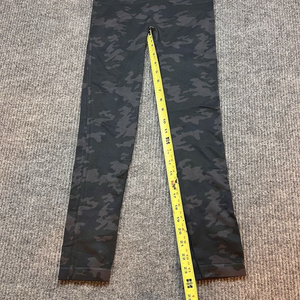 Spanx Look at Me Now Seamless Cropped Leggings Womens Large Black Camo Stretch - Picture 4 of 5